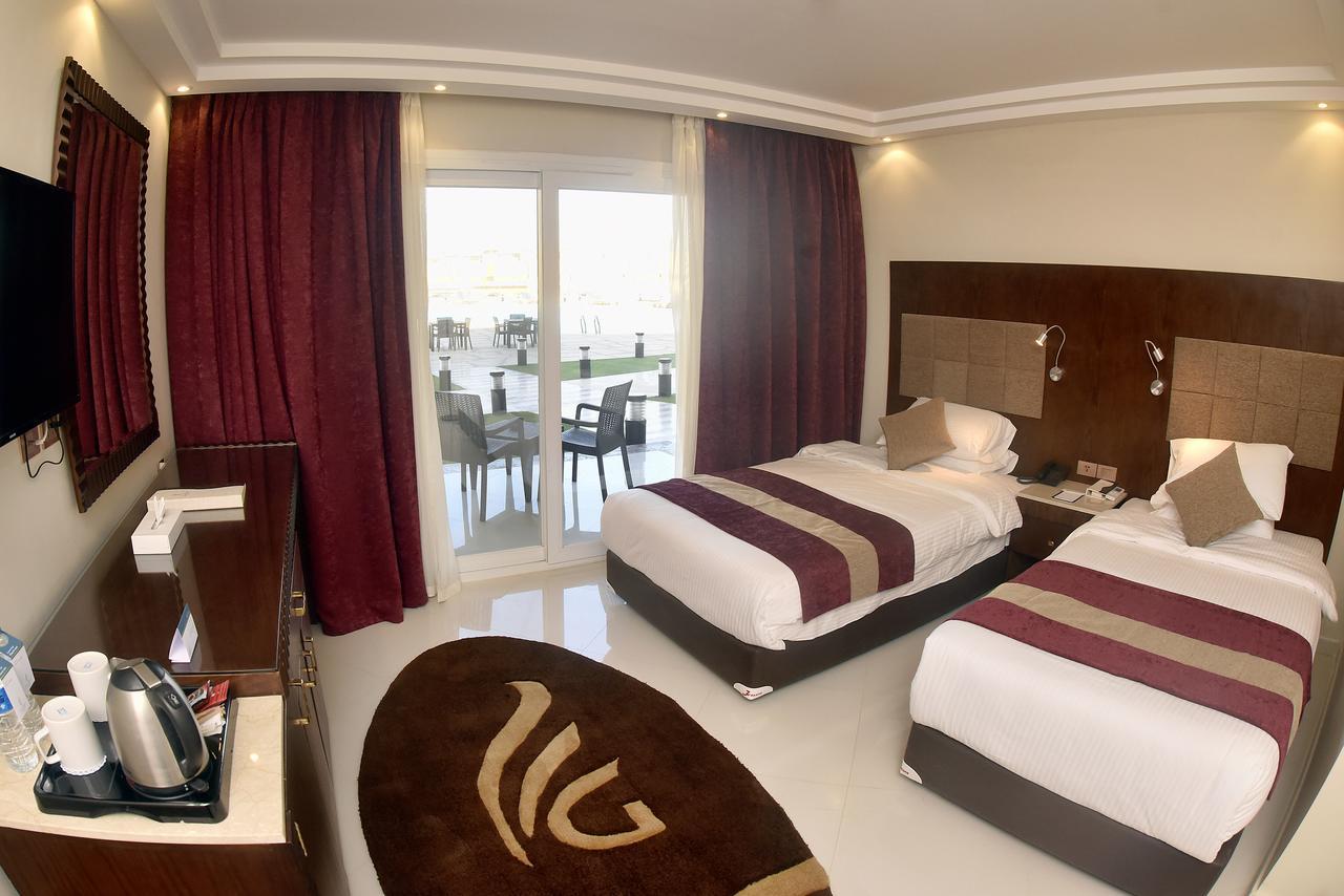 Grand Ocean El Sokhna Hotel Ain Sukhna Exterior photo A room at the hotel