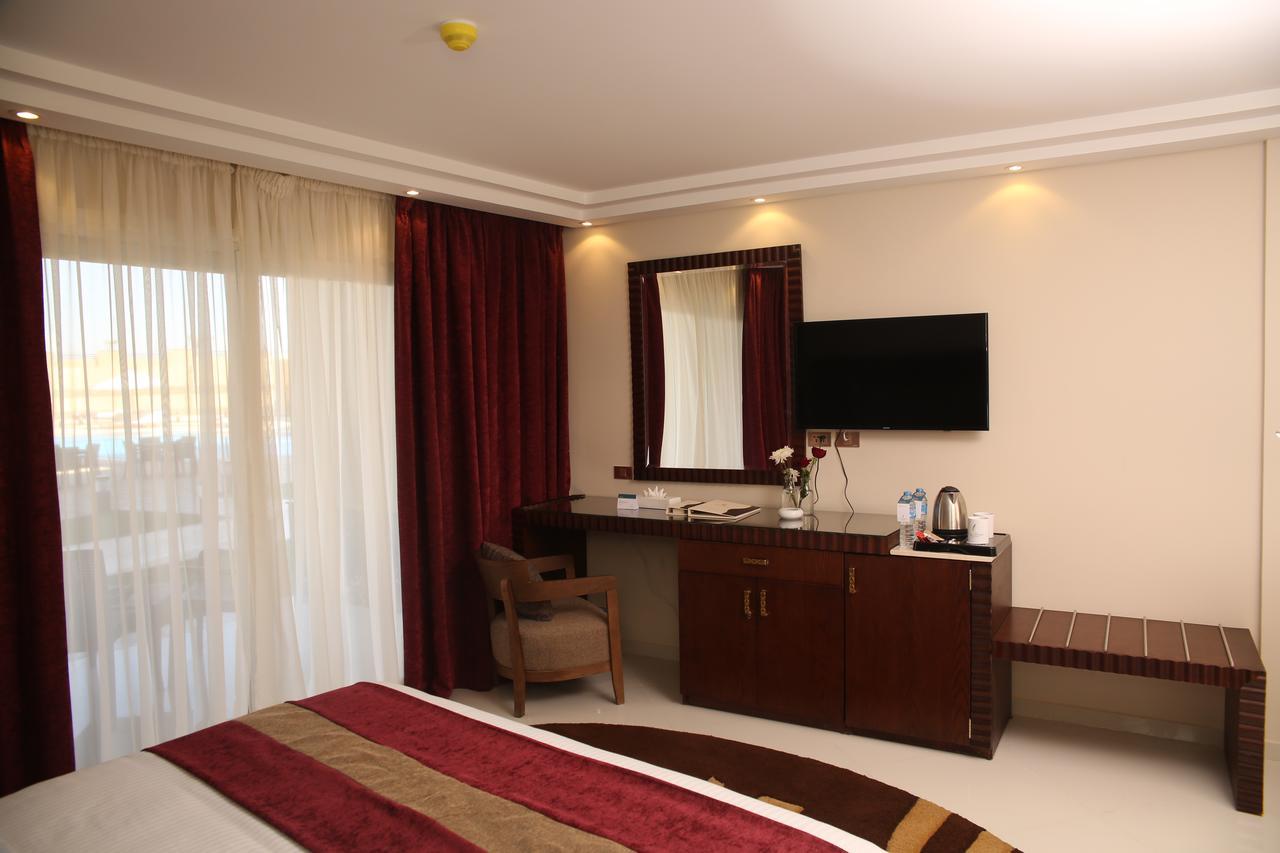 Grand Ocean El Sokhna Hotel Ain Sukhna Exterior photo A room at the hotel