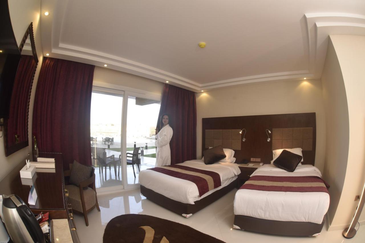 Grand Ocean El Sokhna Hotel Ain Sukhna Exterior photo A room at the hotel